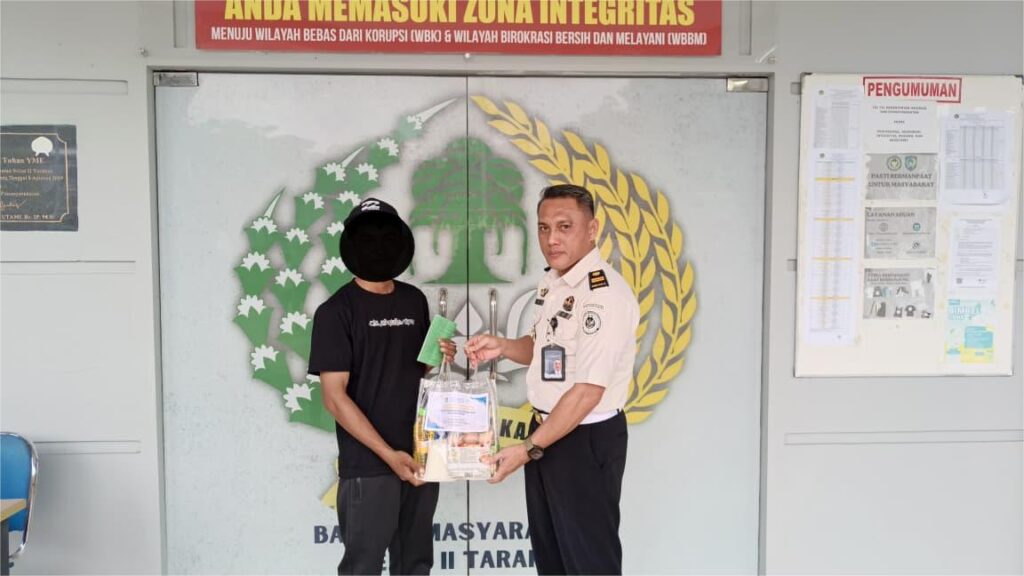 Sentuhan Kemanusiaan di Balik Pembimbingan: Bapas Tarakan Salurkan Bantuan Sosial untuk Klien Pemasyarakatan