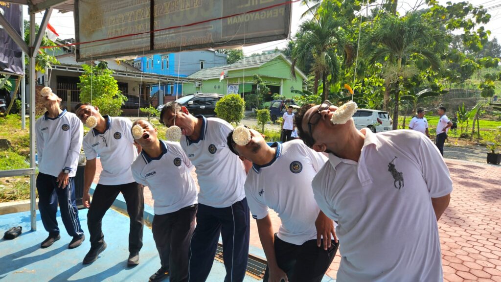 Makan Kerupuk Hingga Ambil Koin dari Buah Semangka, Bapas Tarakan Meriahkan HUT RI ke-81