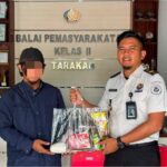 Perkuat 13 Program Akselerasi Menteri Imigrasi dan Pemasyarakatan, Bapas Tarakan Bagikan Bantuan Sosial untuk Masyarakat